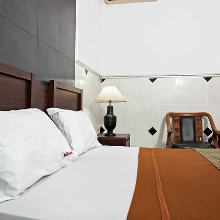 Reddoorz Near City Of Tomorrow Mall Surabaya Kültér fotó