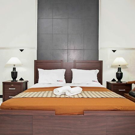 Reddoorz Near City Of Tomorrow Mall Surabaya Kültér fotó